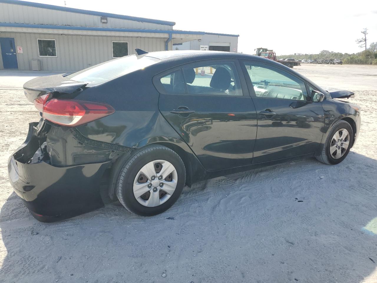 VIN 3KPFK4A70HE006553 2017 KIA FORTE no.3