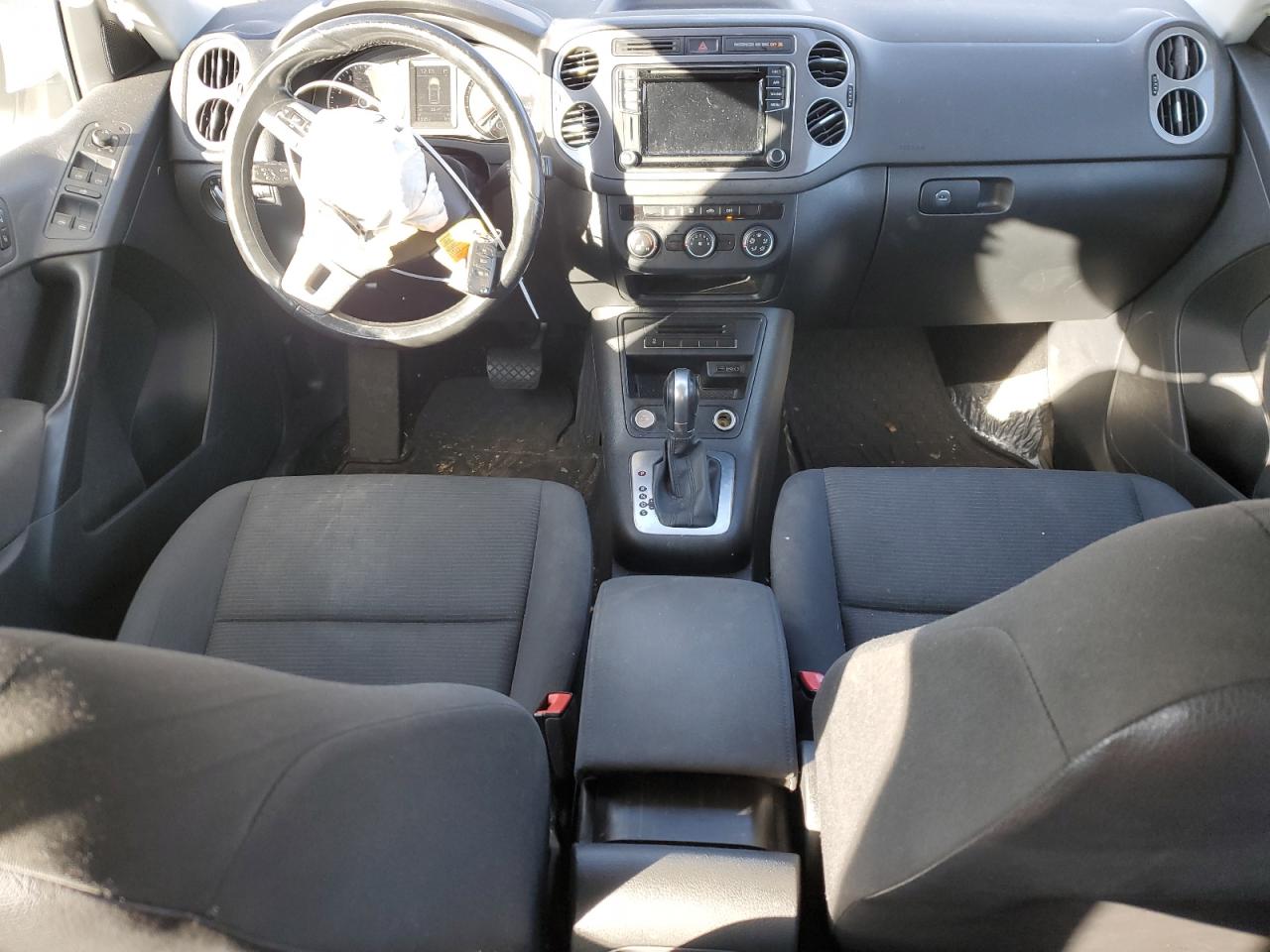 2017 Volkswagen Tiguan - Image 8