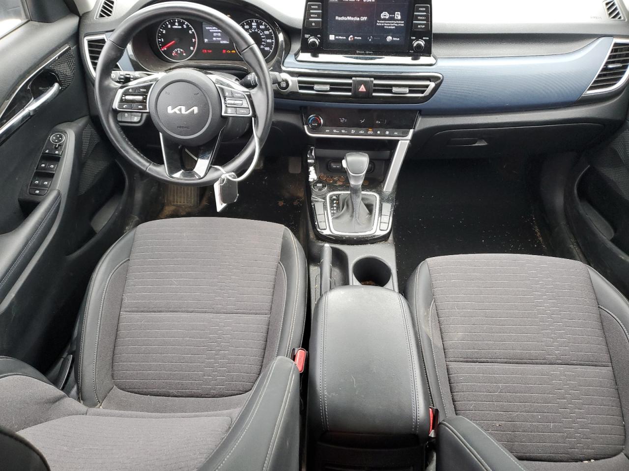 2023 Kia Seltos - Image 8