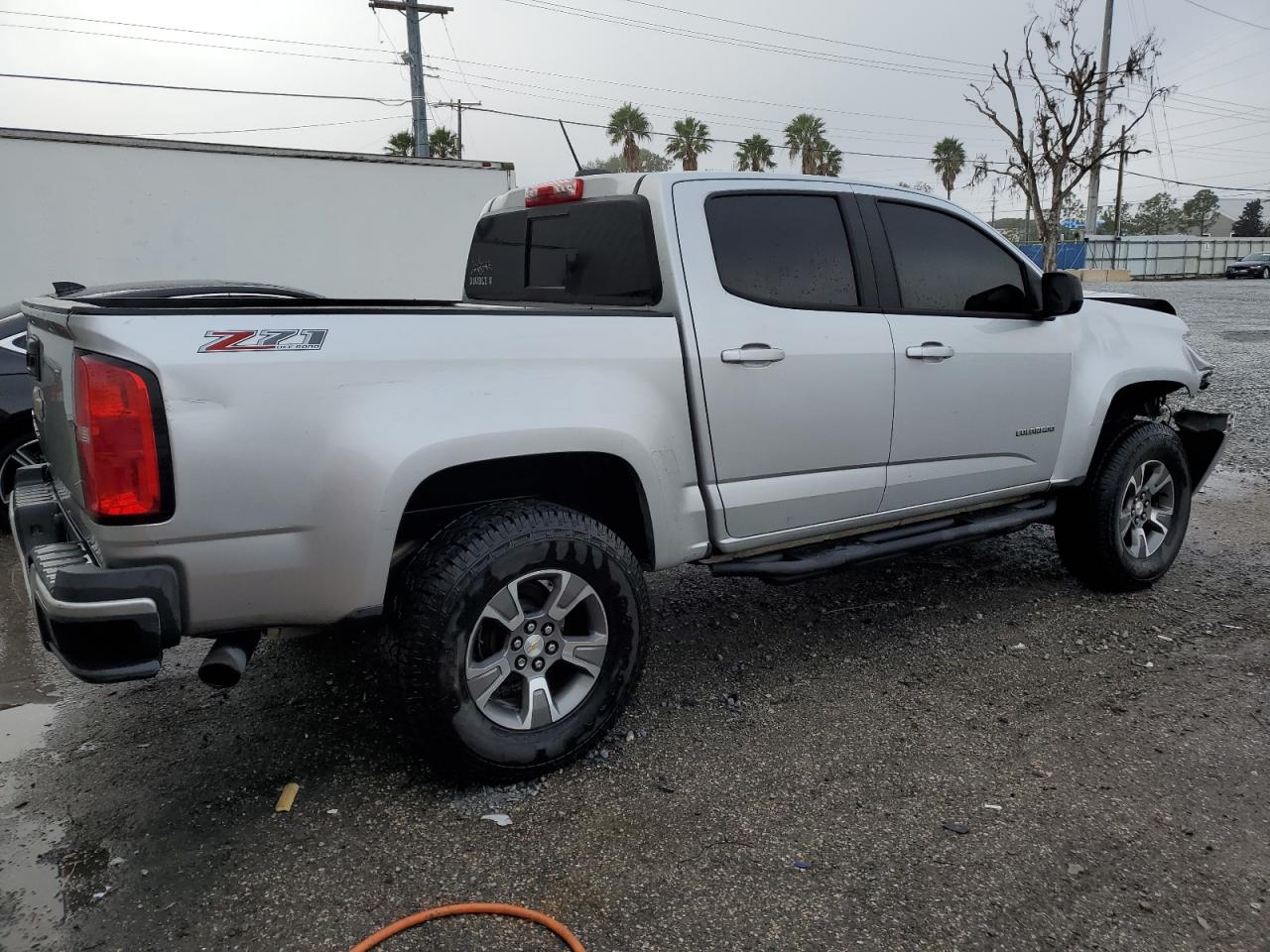 VIN 1GCGTDEN9J1220864 2018 CHEVROLET COLORADO no.3