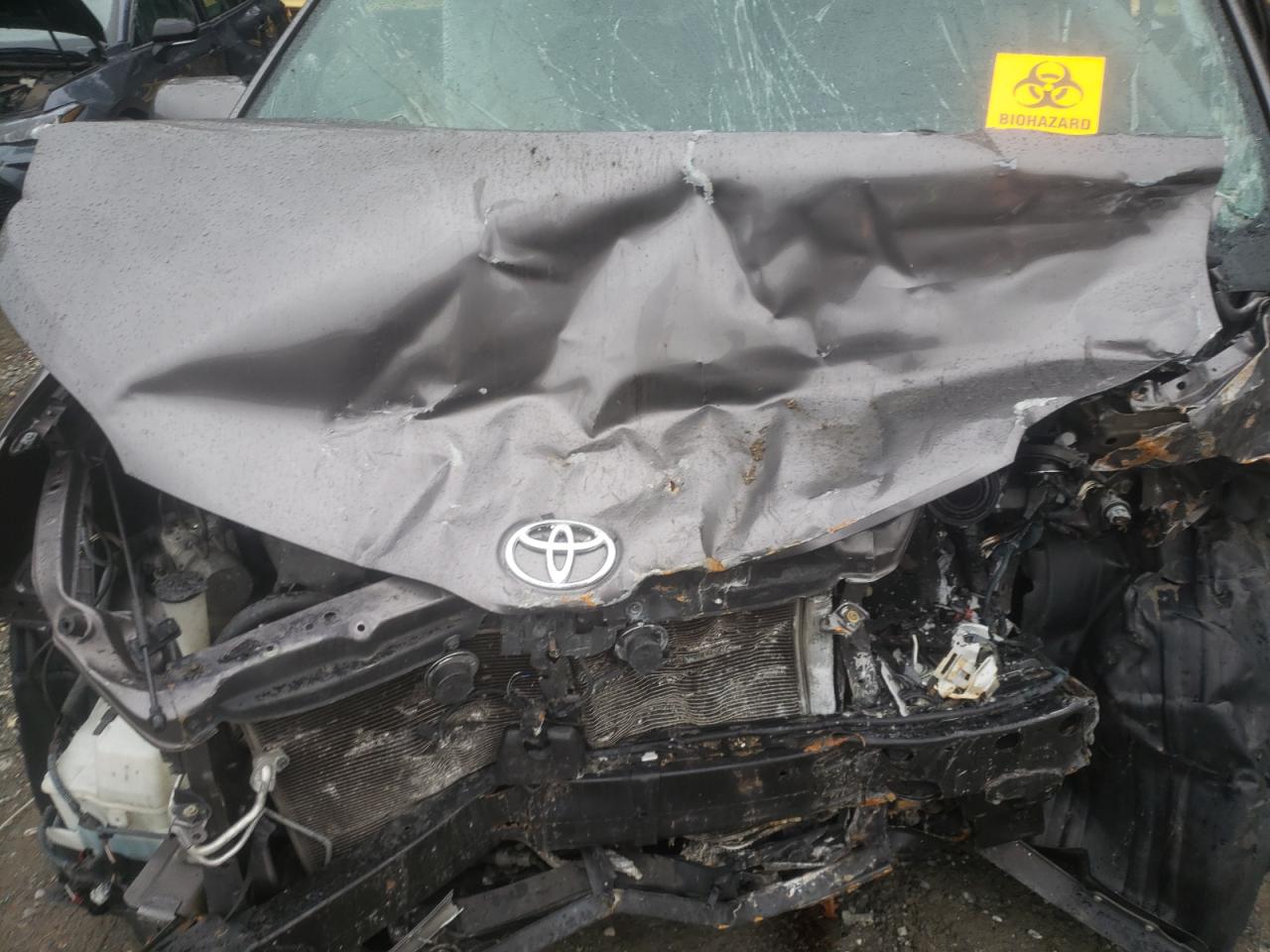 2016 Toyota Sienna - Image 13