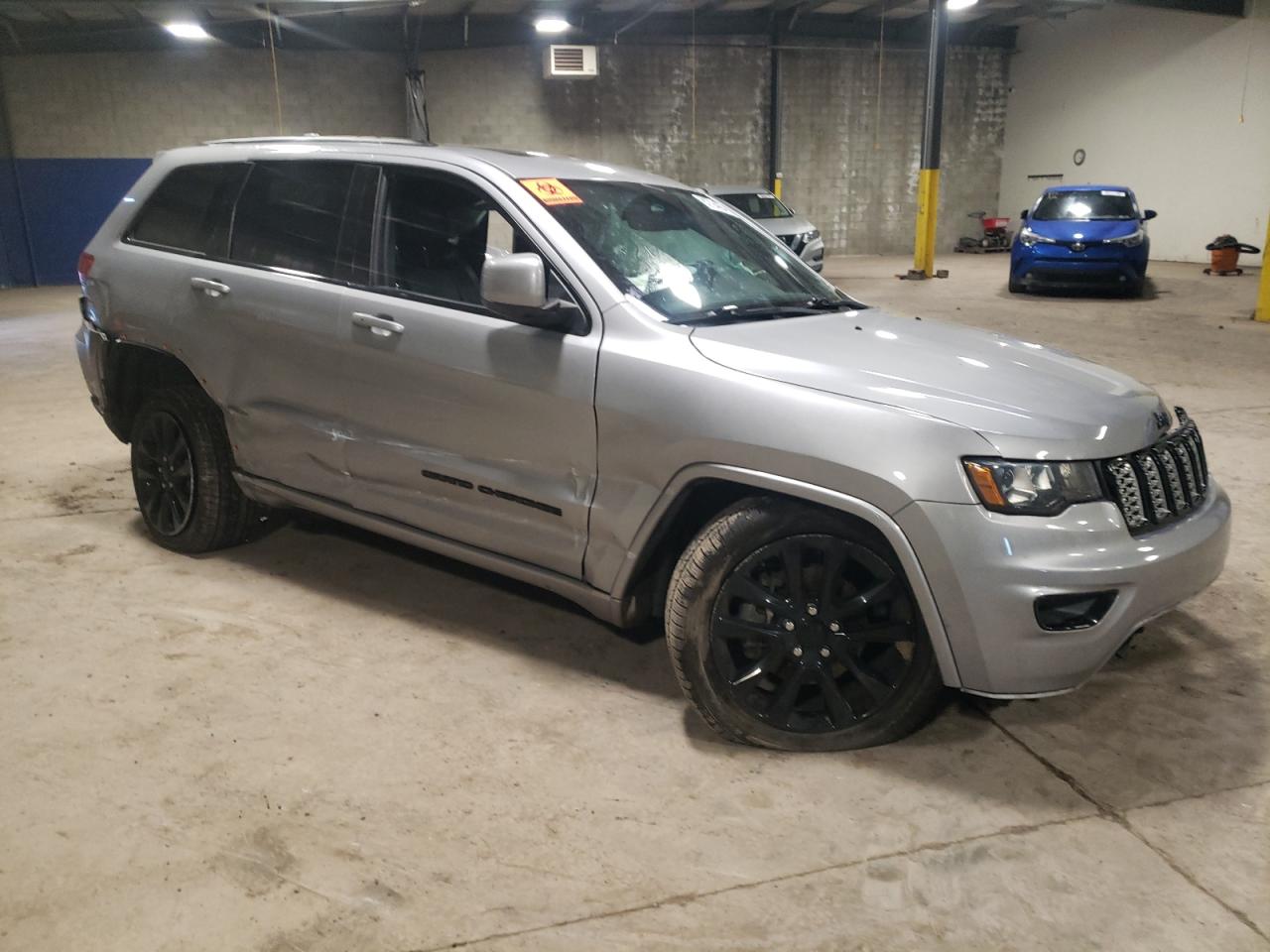 2018 Jeep Grand Cherokee - Image 4