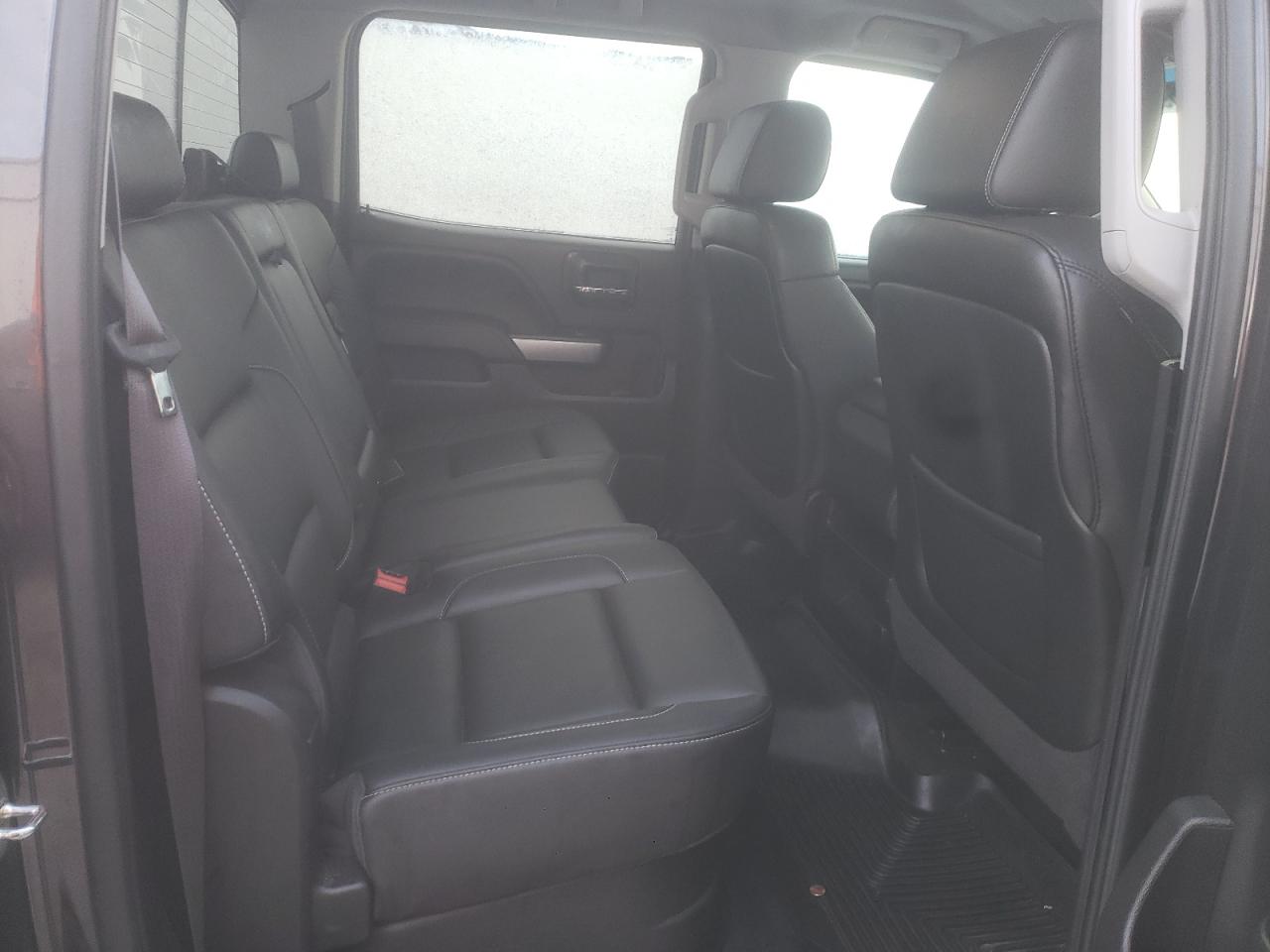 2015 Chevrolet Silverado - Image 10