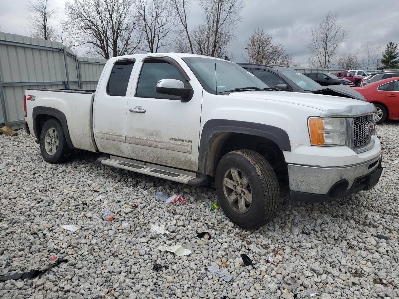 2010 GMC Sierra - Image 4