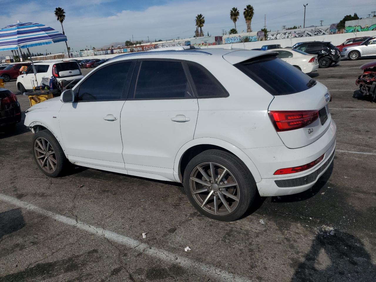 VIN WA1BCCFS5JR024781 2018 AUDI Q3 no.2