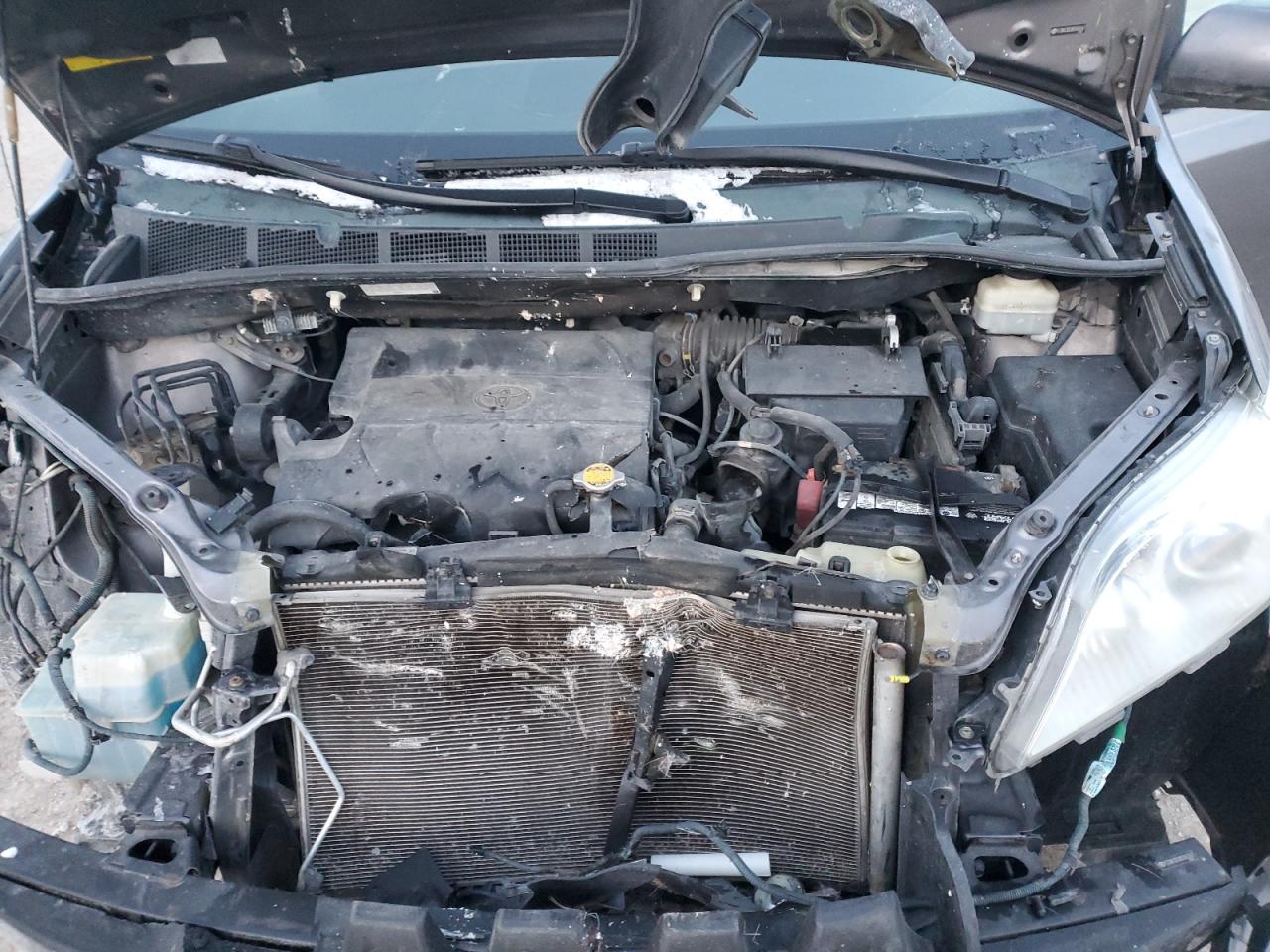 2011 Toyota Sienna - Image 13