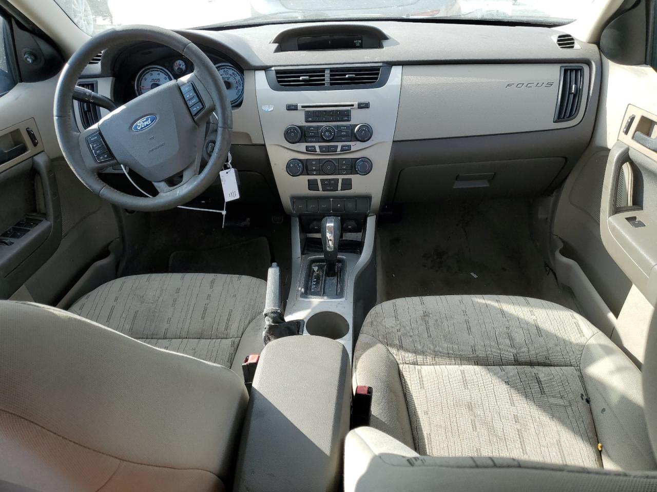 2010 Ford Focus - Image 8