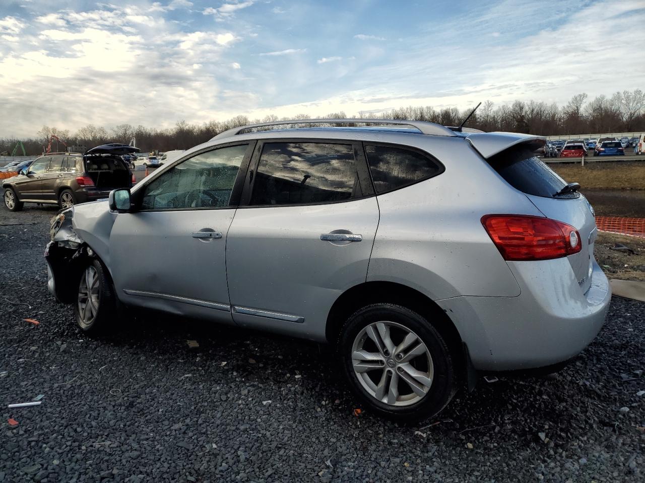 2013 Nissan Rogue - Image 2
