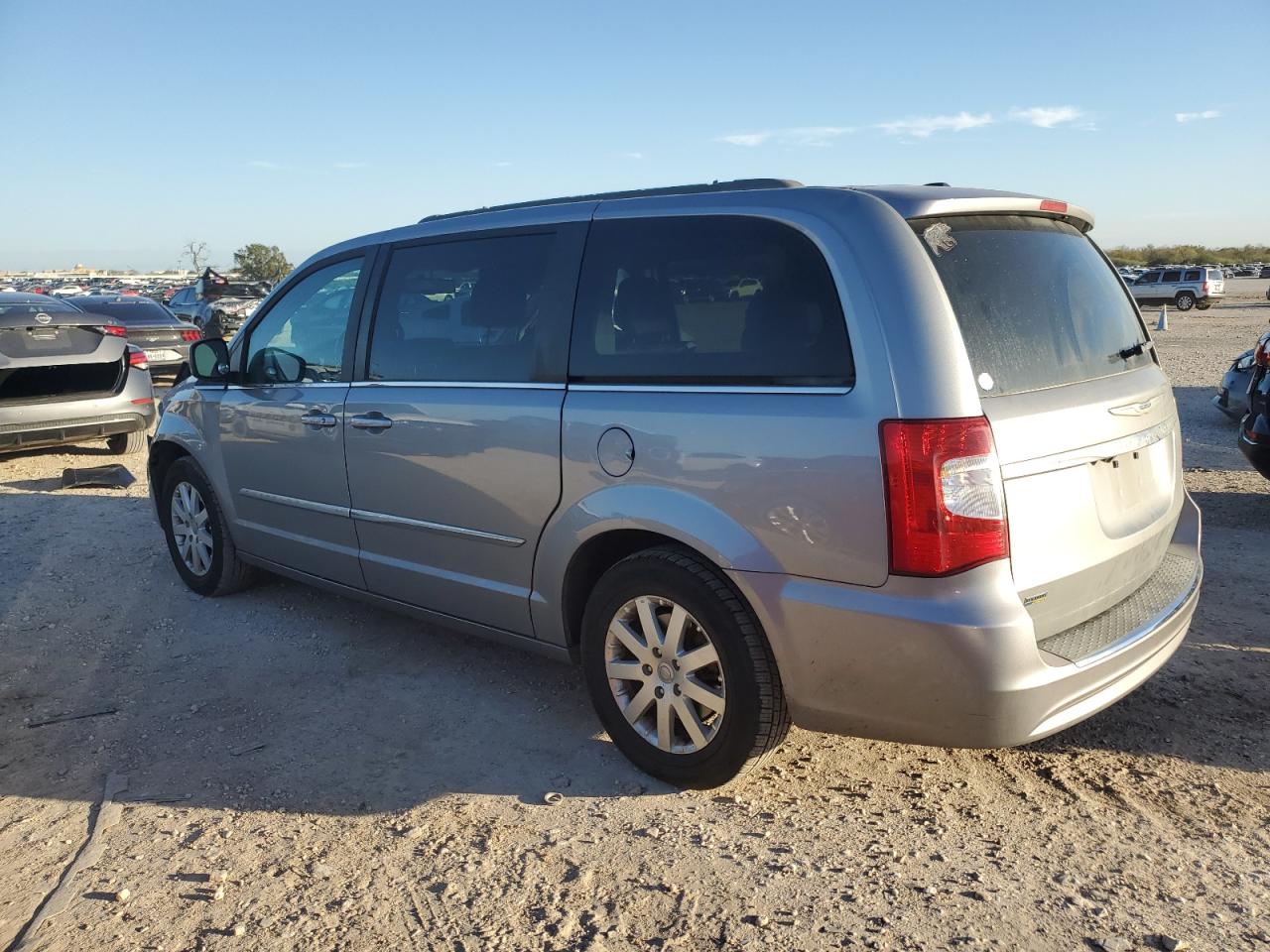 2015 Chrysler Town & Country - Image 2