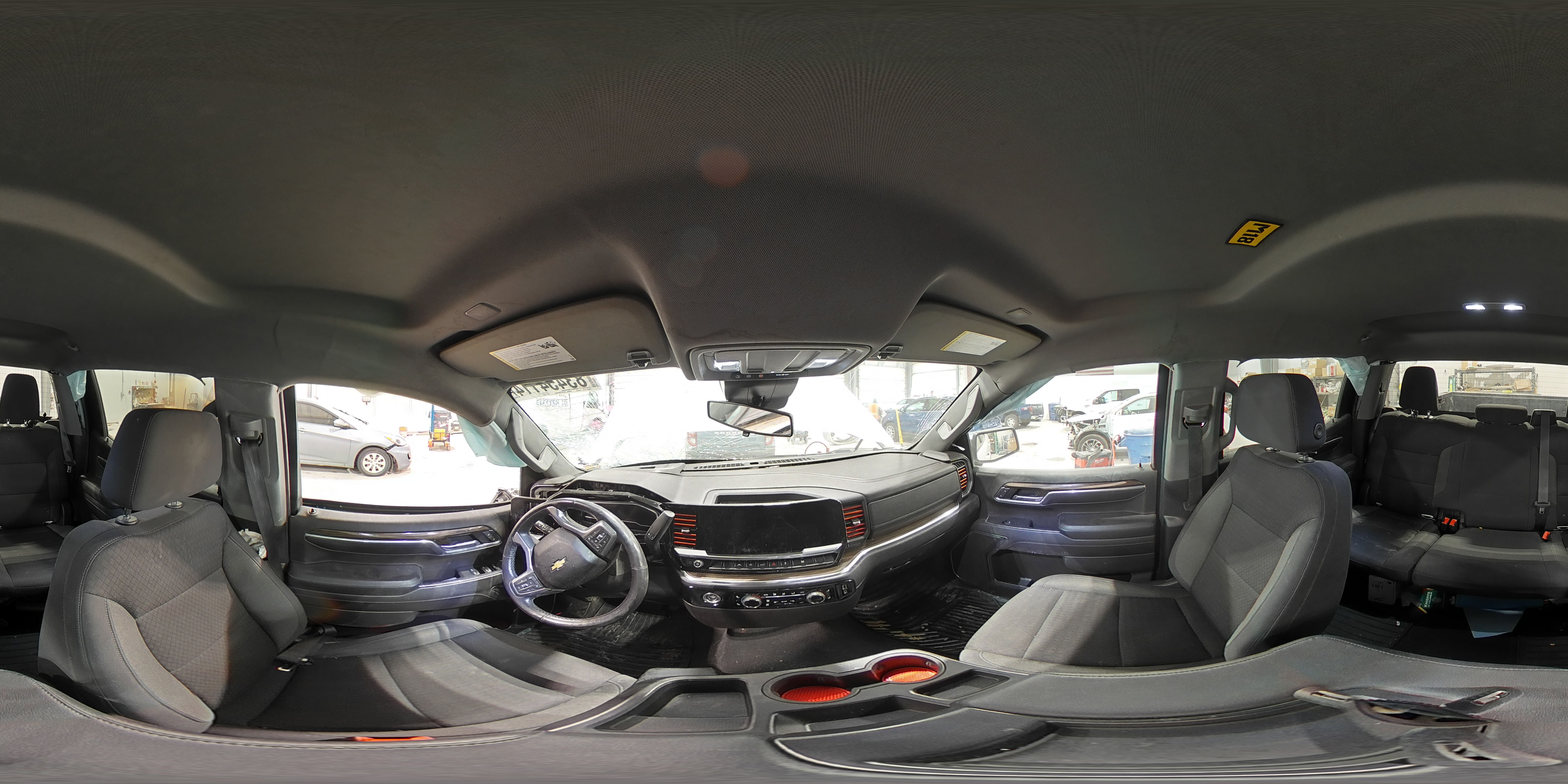 2022 Chevrolet Silverado - Image 12
