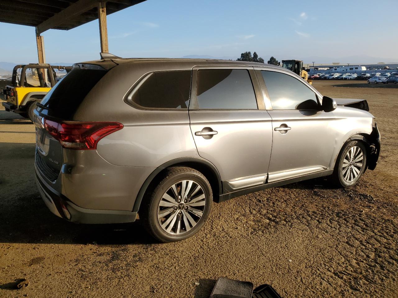 2019 Mitsubishi Outlander - Image 3