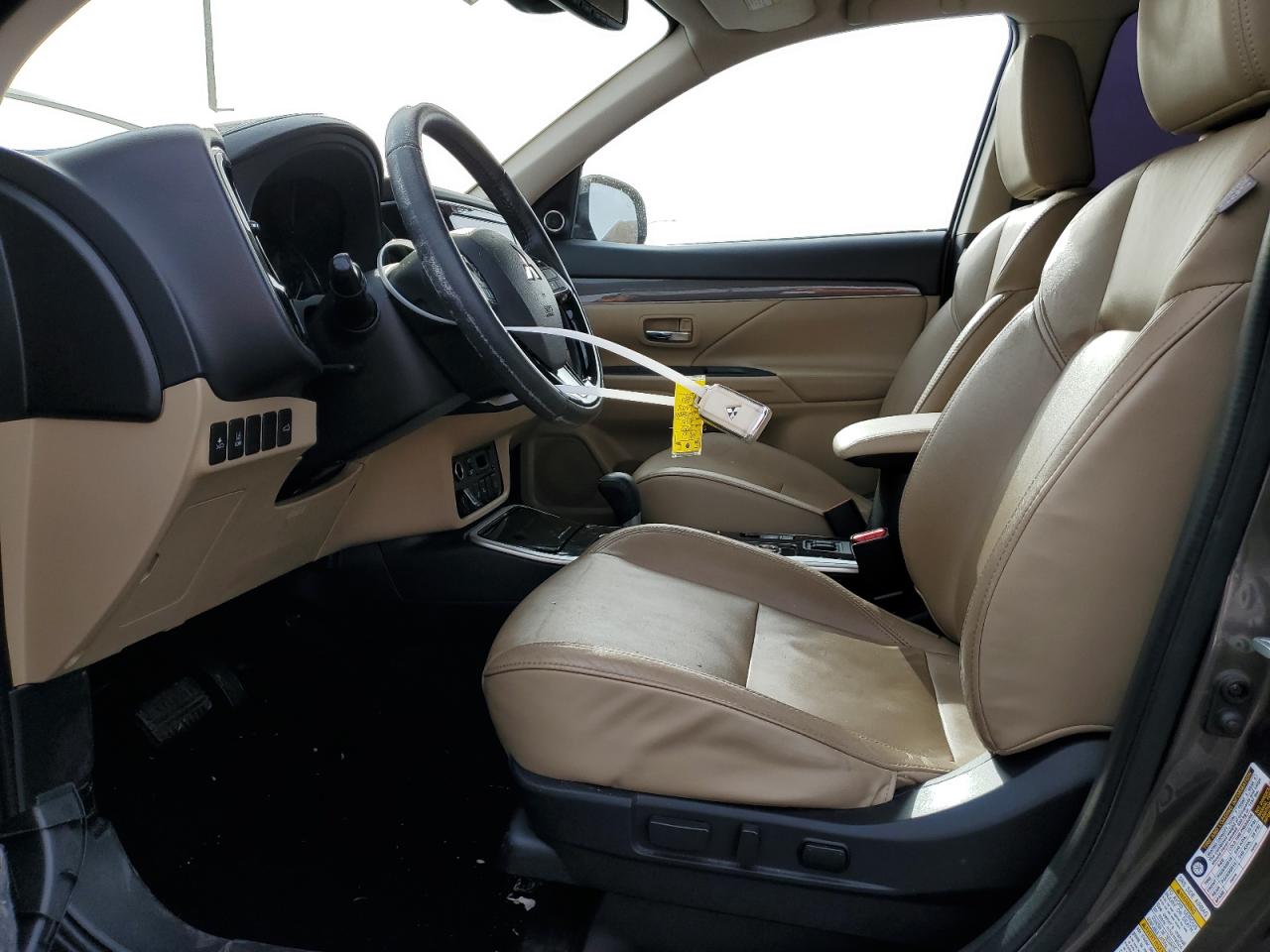 2020 Mitsubishi Outlander - Image 7