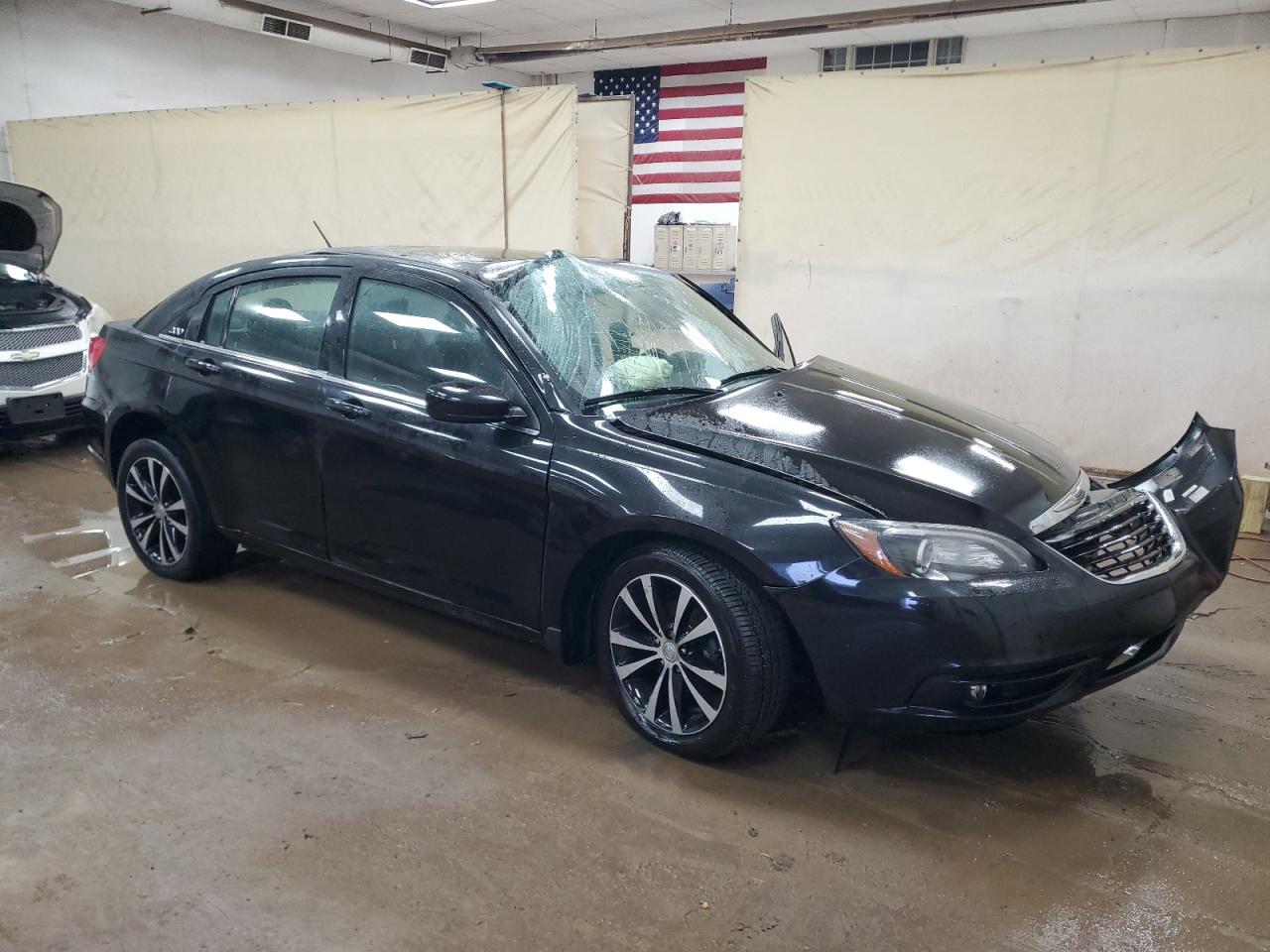 2012 Chrysler 200 - Image 4
