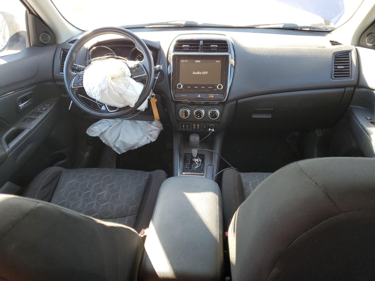 2021 Mitsubishi Outlander - Image 8