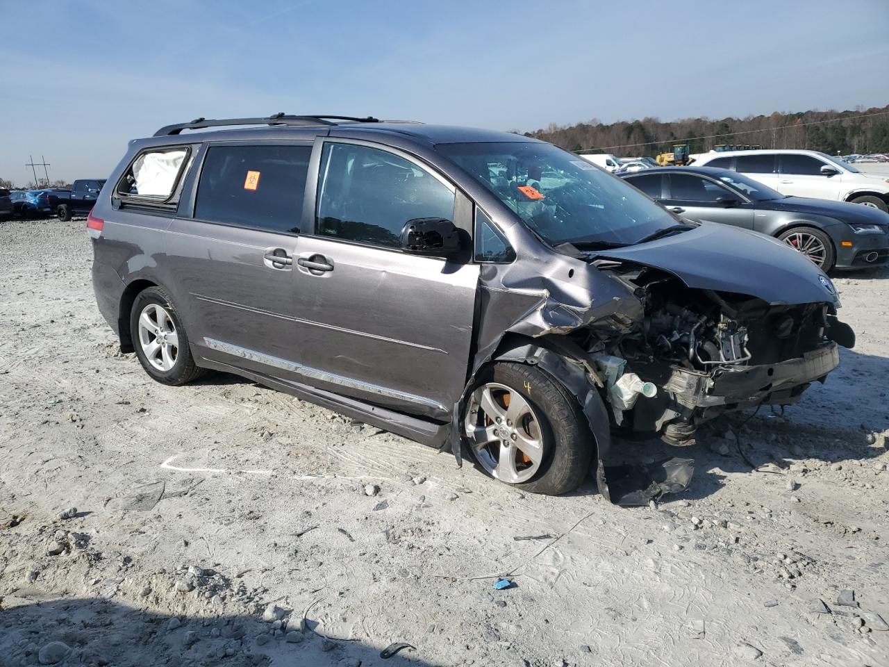 2013 Toyota Sienna - Image 4