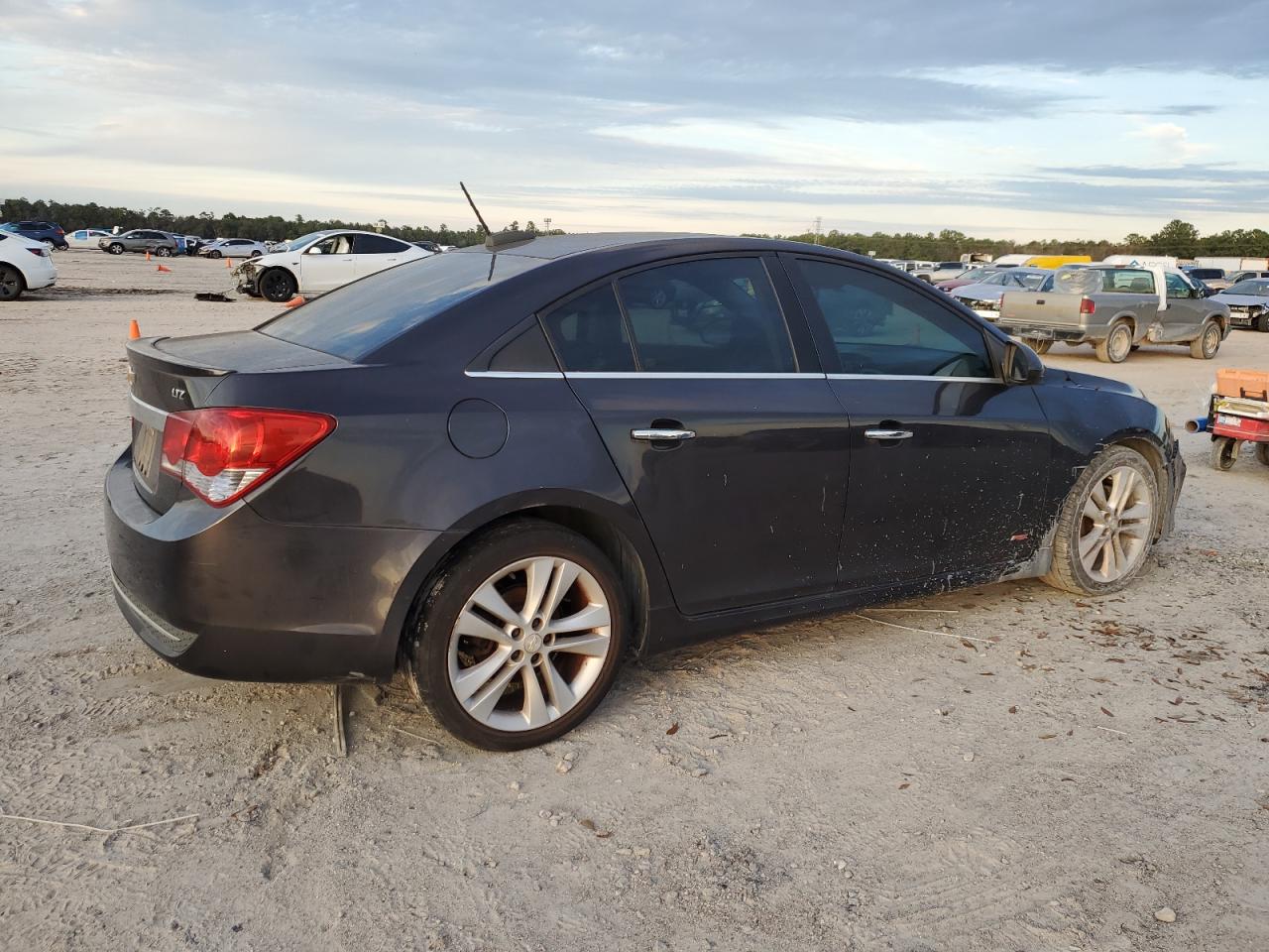 2015 Chevrolet Cruze - Image 3