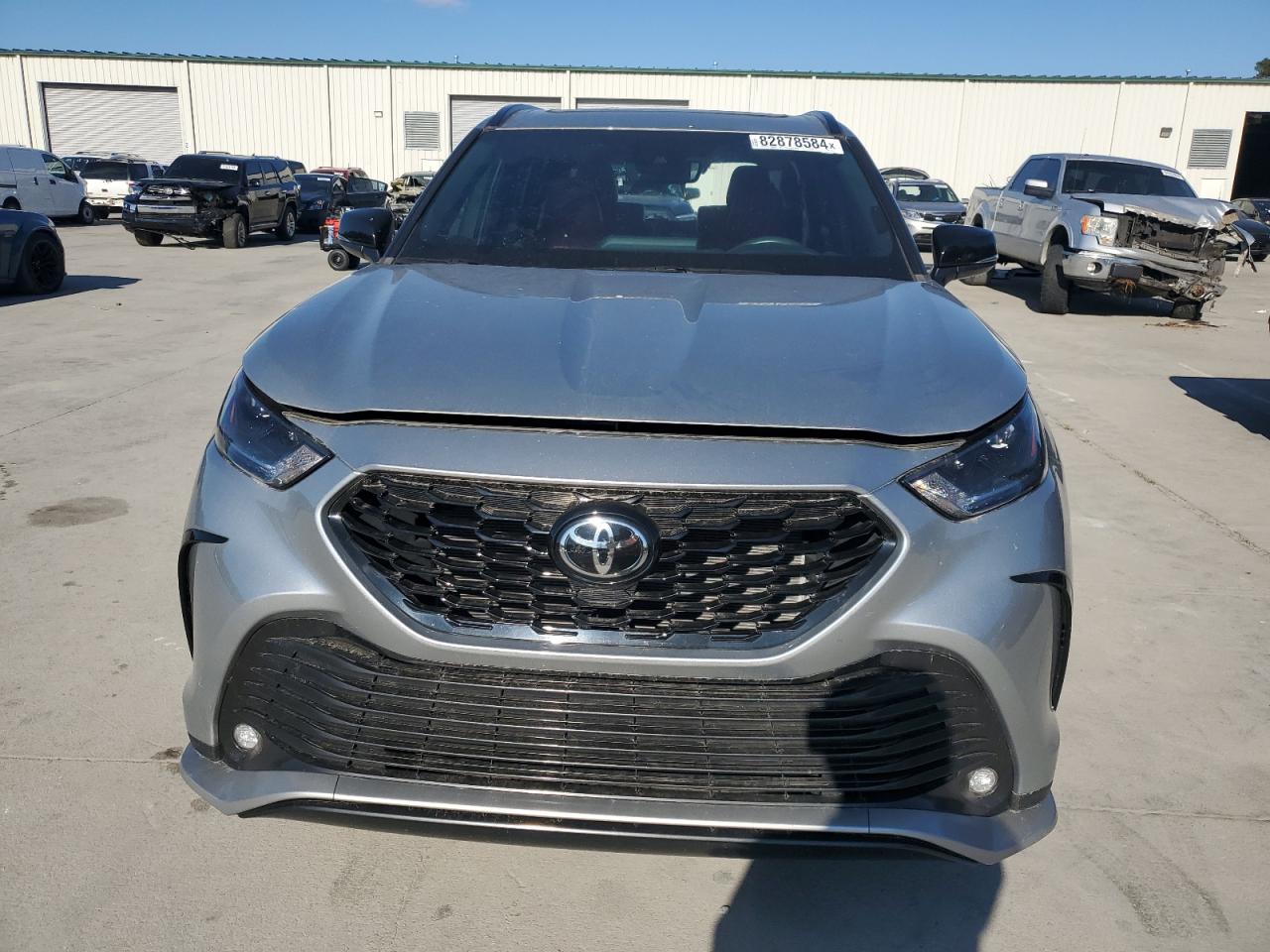 2022 Toyota Highlander - Image 5