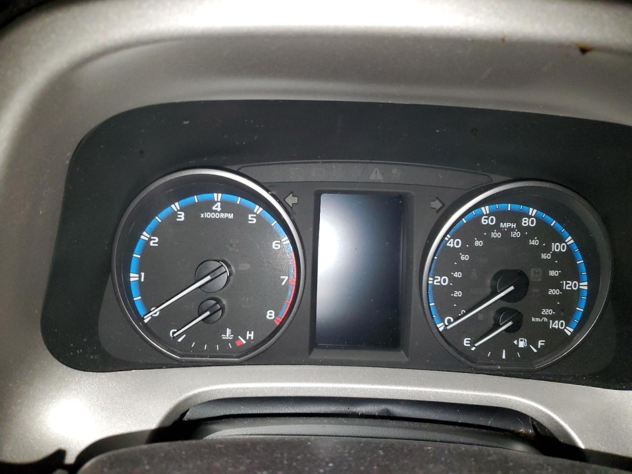 2018 Toyota RAV 4 - Image 9
