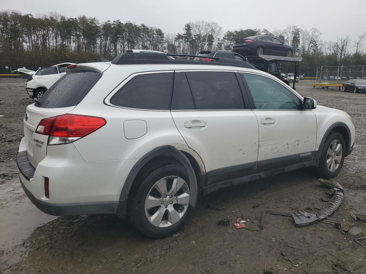 2011 Subaru Outback - Image 3