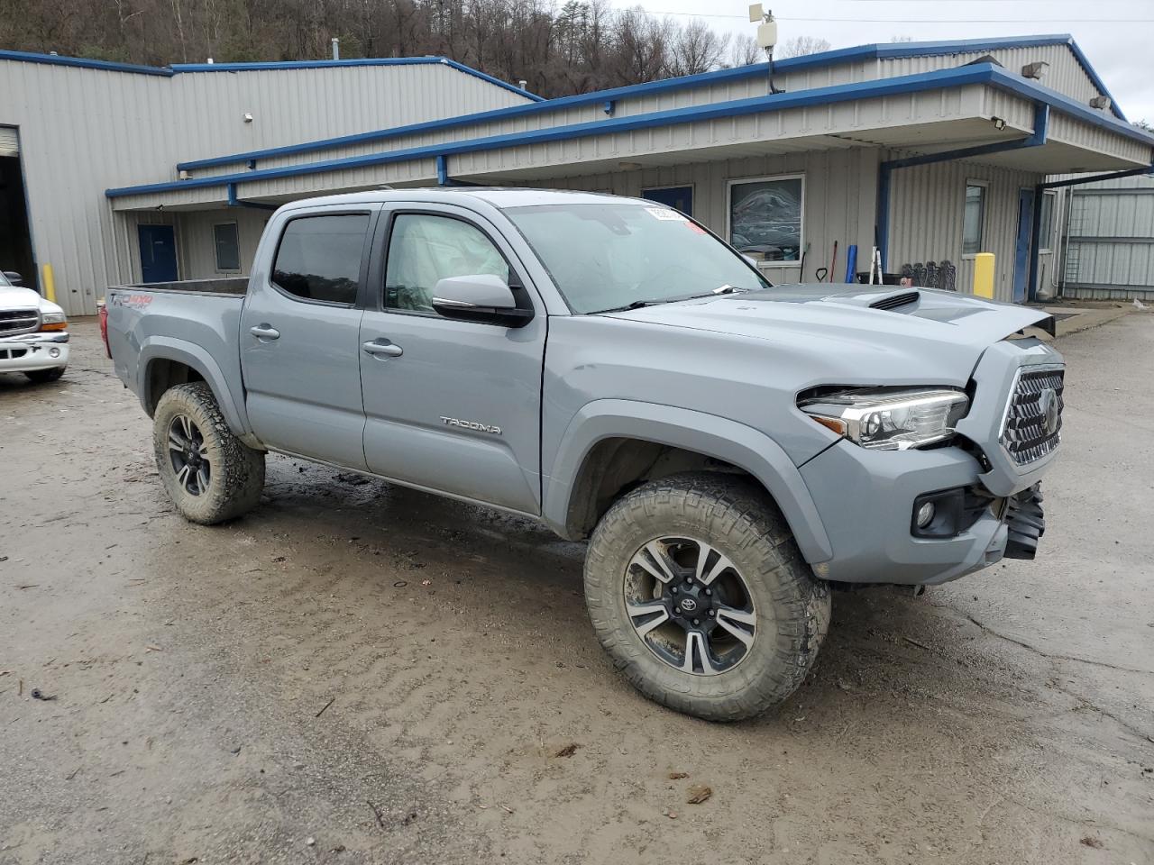 2018 Toyota Tacoma - Image 4