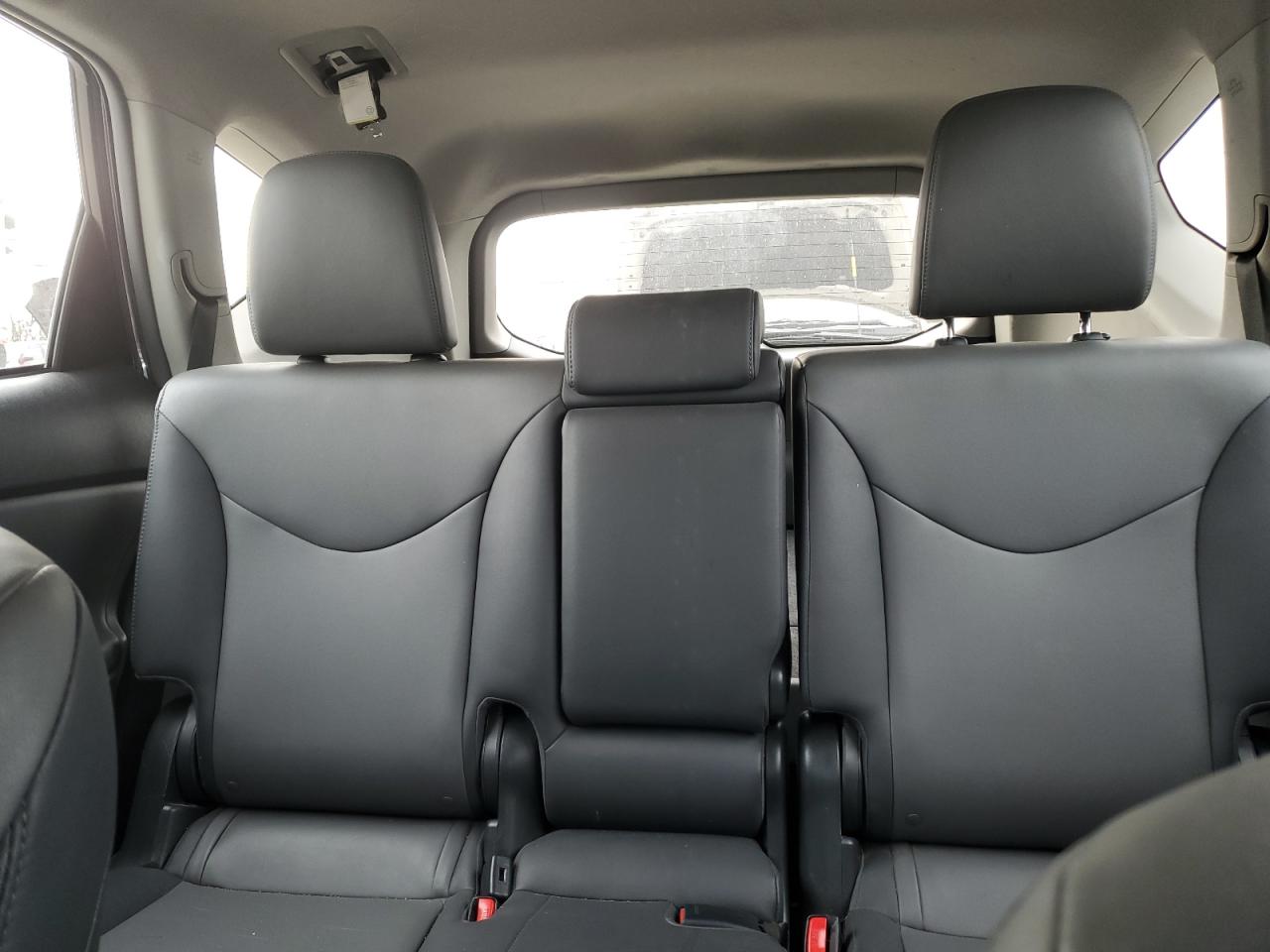 2014 Toyota Prius - Image 10