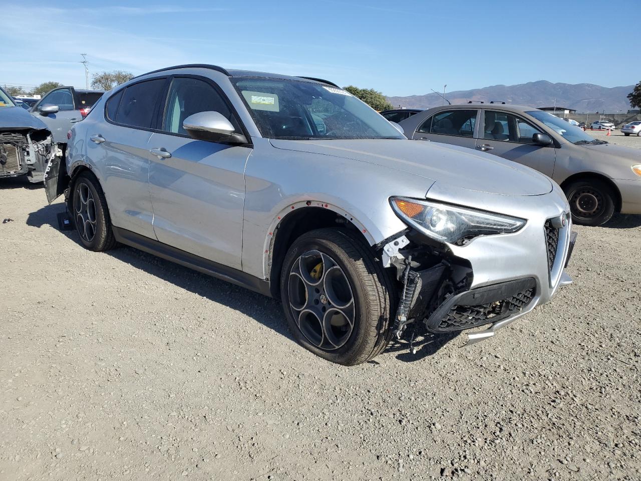 2018 Alfa Romeo Stelvio - Image 4