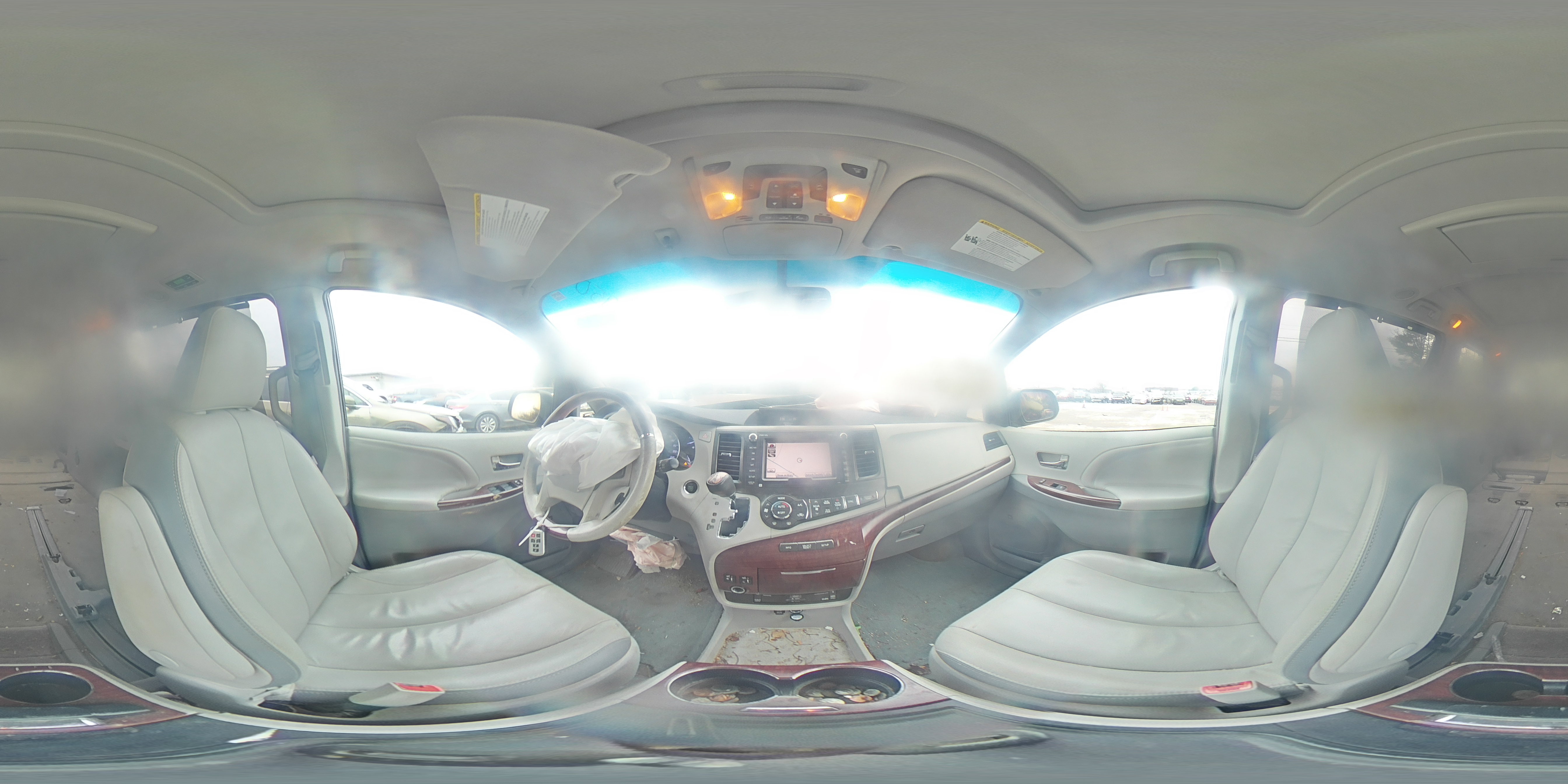2013 Toyota Sienna - Image 13