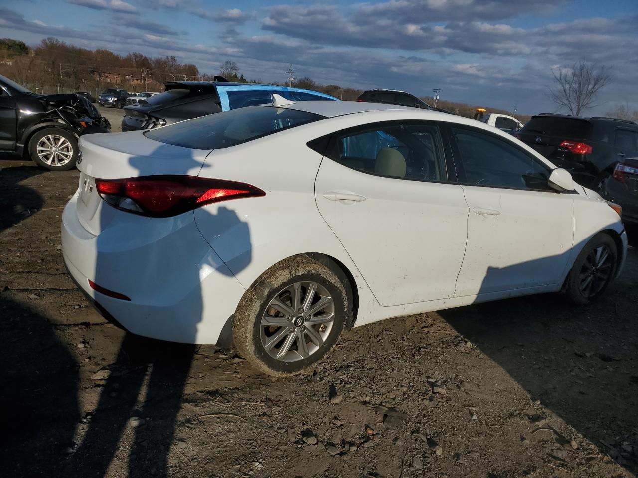 2015 Hyundai Elantra - Image 3