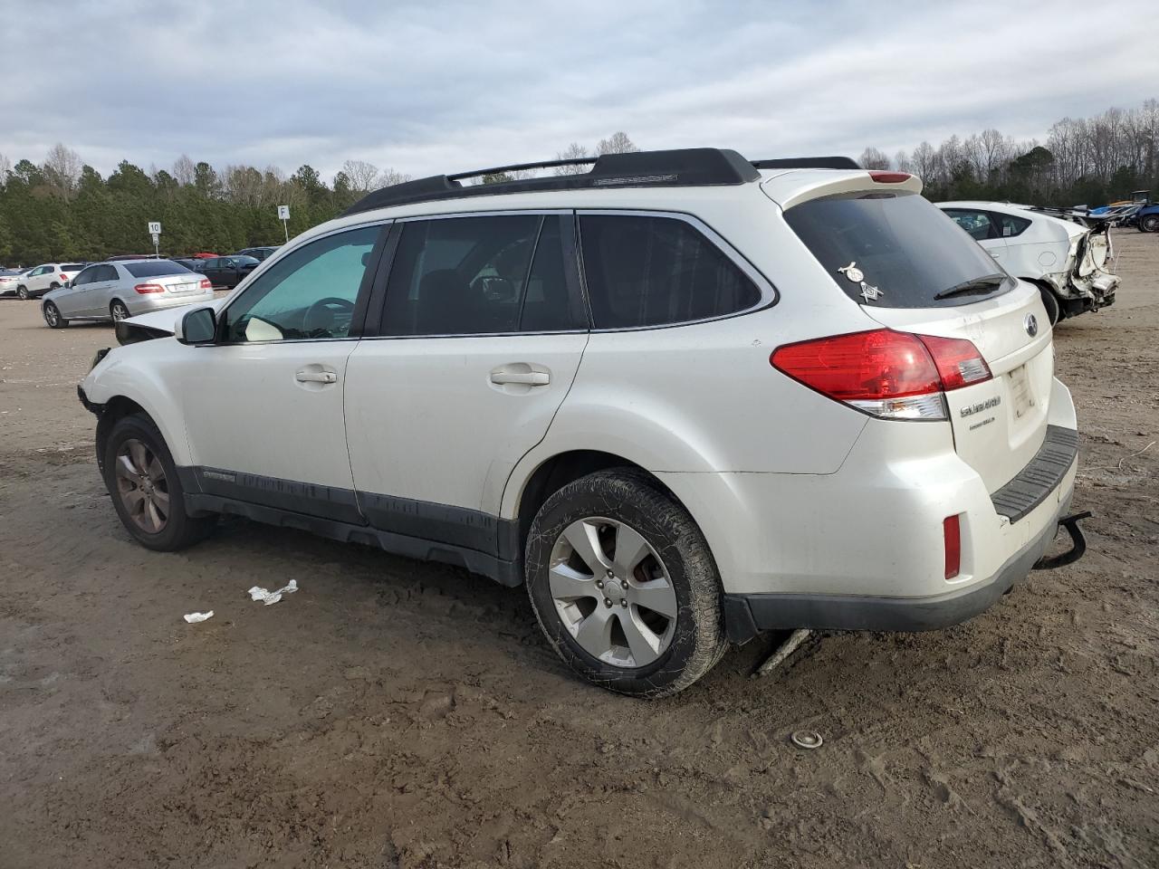 2010 Subaru Outback - Image 2