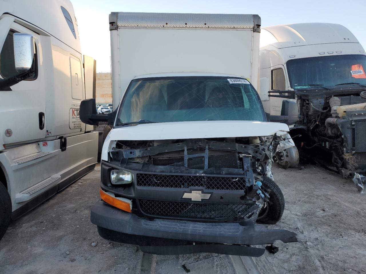 VIN 1GB3G4BG2D1193945 2013 CHEVROLET EXPRESS no.5