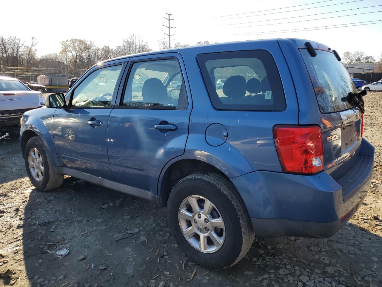 2009 Mazda Tribute - Image 2