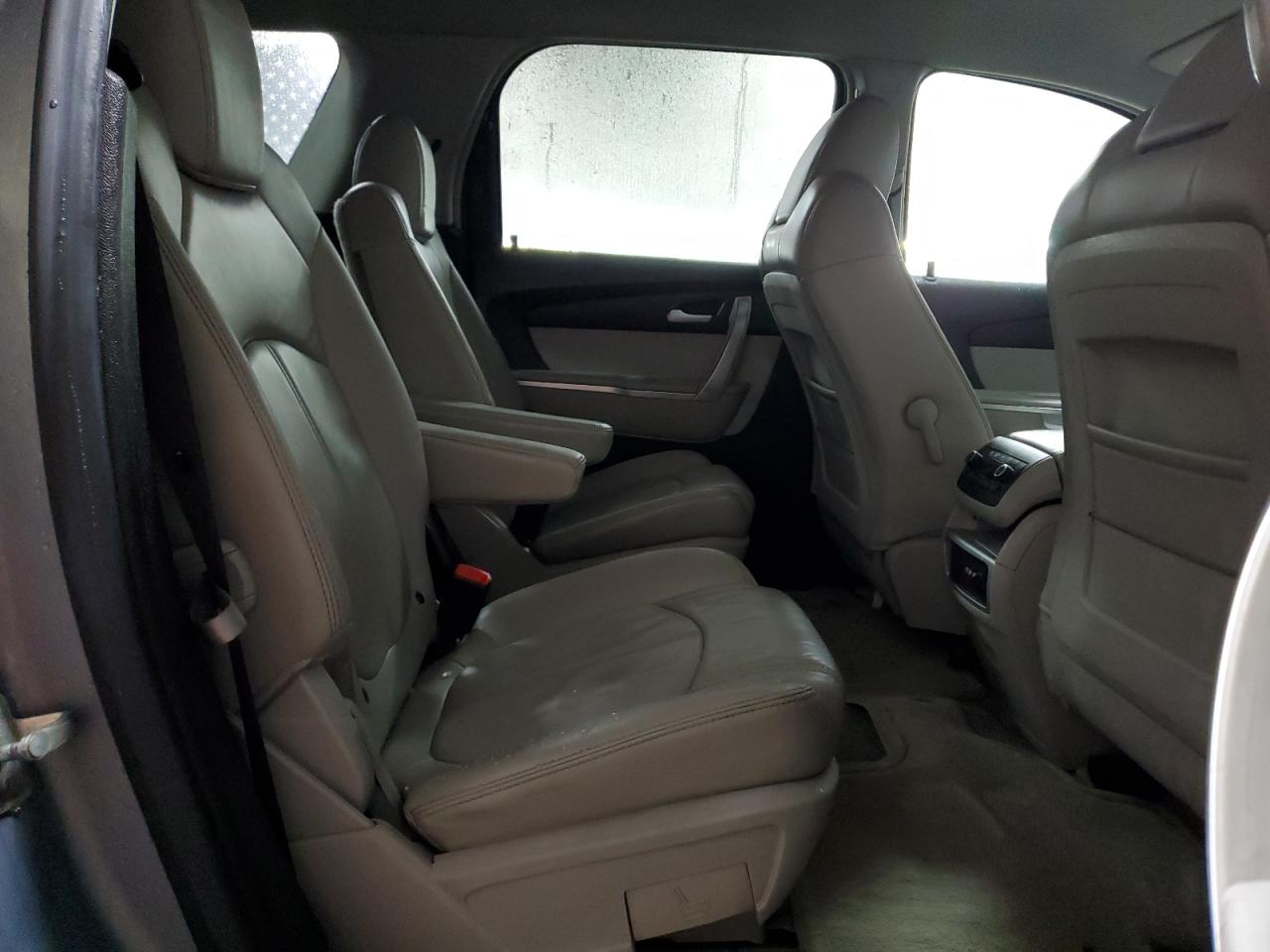 2008 GMC Acadia - Image 11