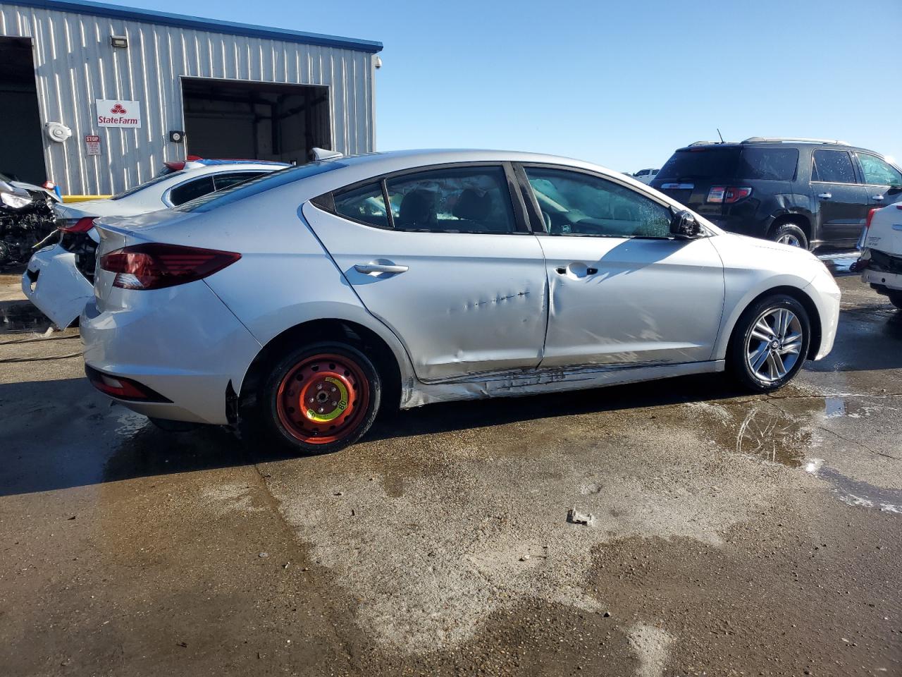 2019 Hyundai Elantra - Image 3