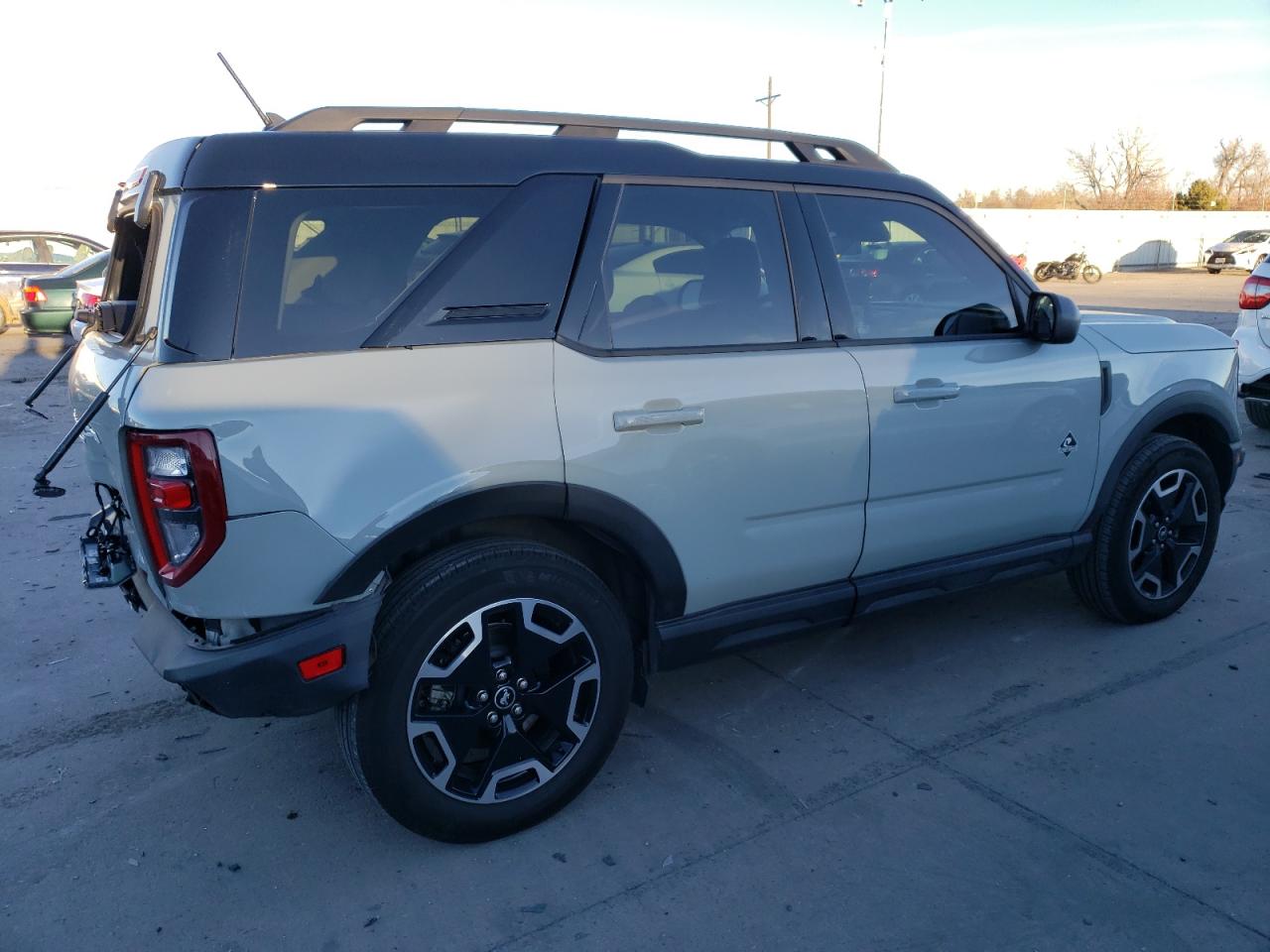 2022 Ford Bronco - Image 3