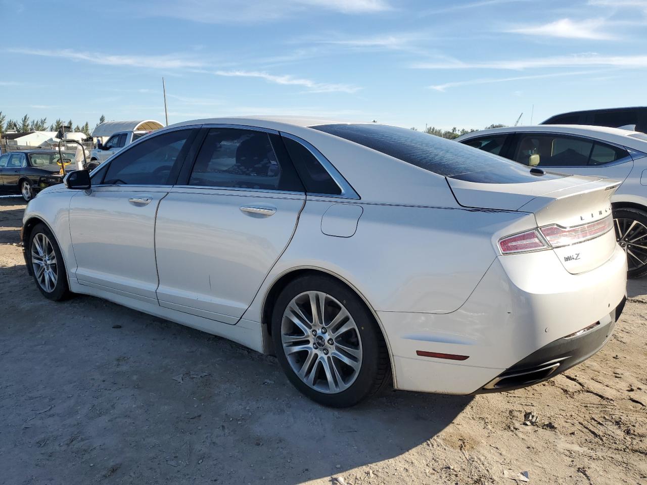 VIN 3LN6L2LU9GR628706 2016 LINCOLN MKZ no.2