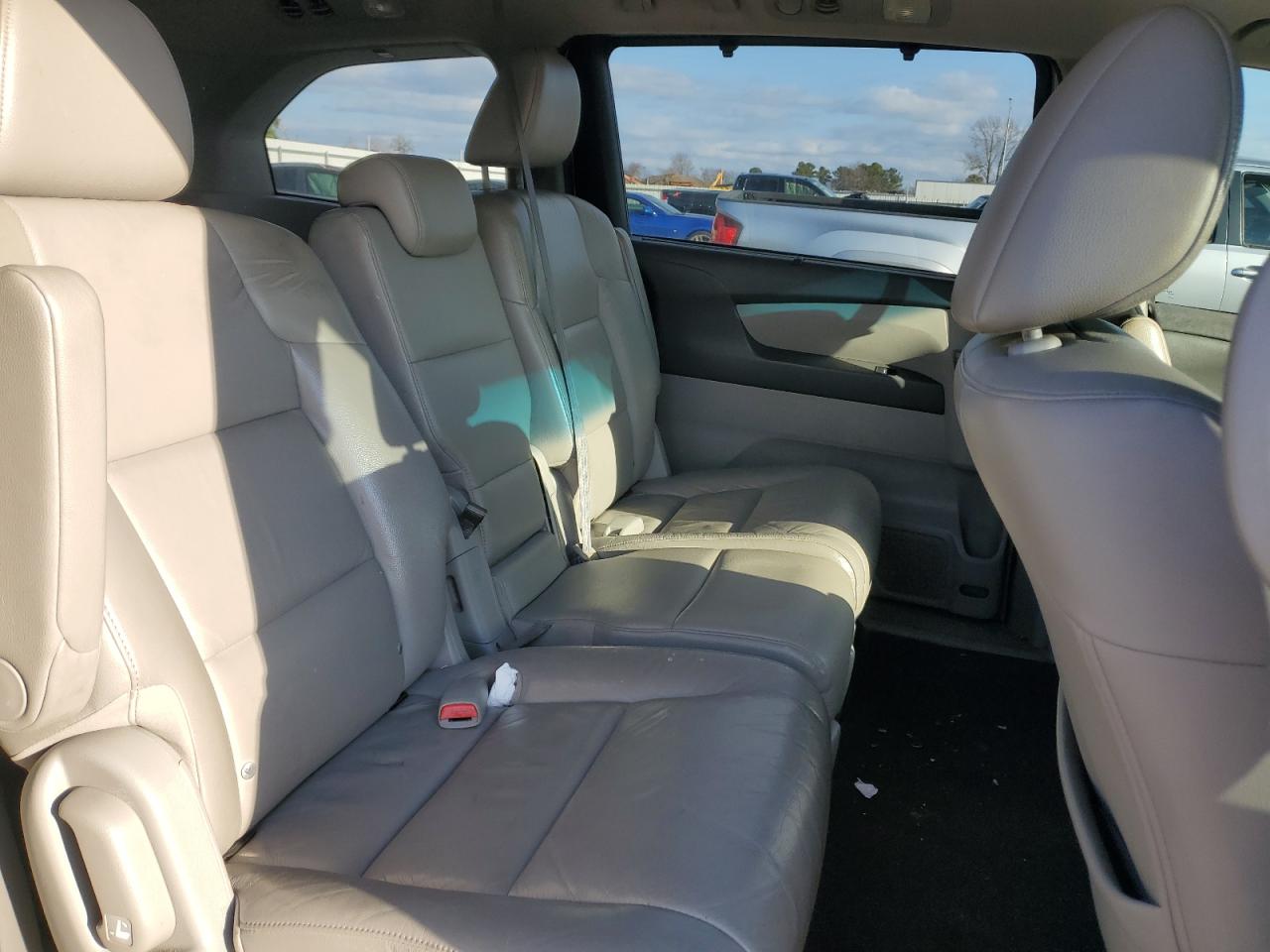 2011 Honda Odyssey - Image 11