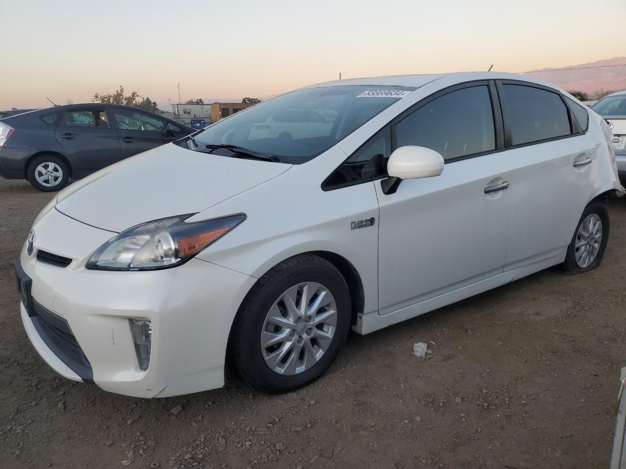 VIN JTDKN3DP4E3056886 2014 TOYOTA PRIUS no.1