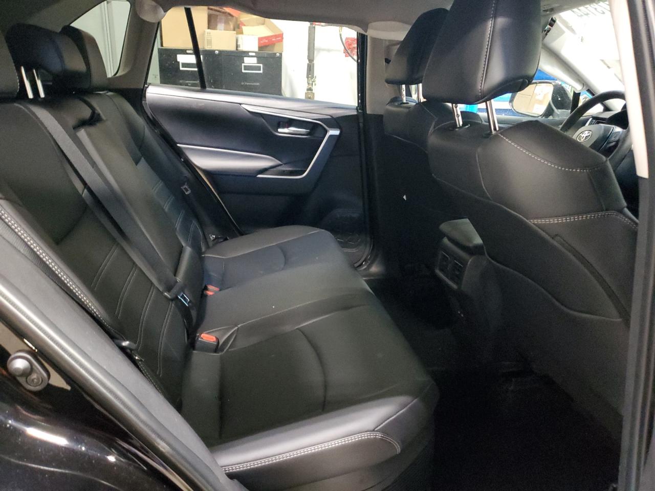 2024 Toyota RAV 4 - Image 11