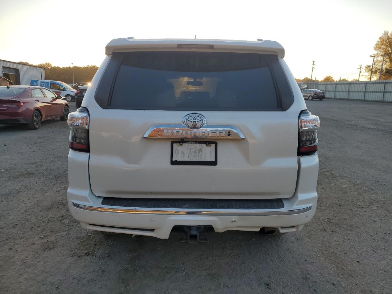 VIN JTEZU5JR3K5200104 2019 TOYOTA 4RUNNER no.6