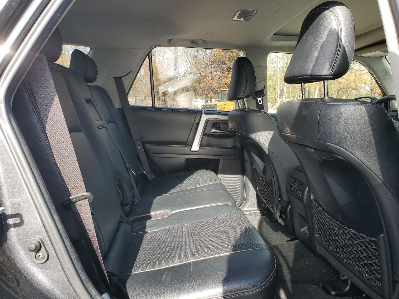 2020 Toyota 4Runner - Image 11