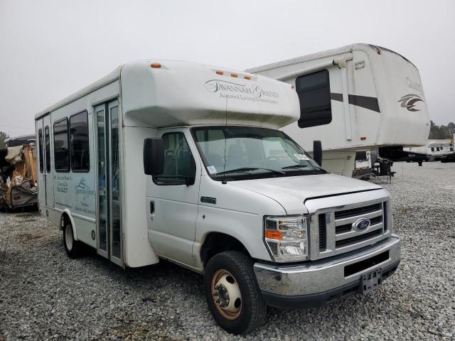 2017 Ford Econoline E450 Super Duty Cutaway Van