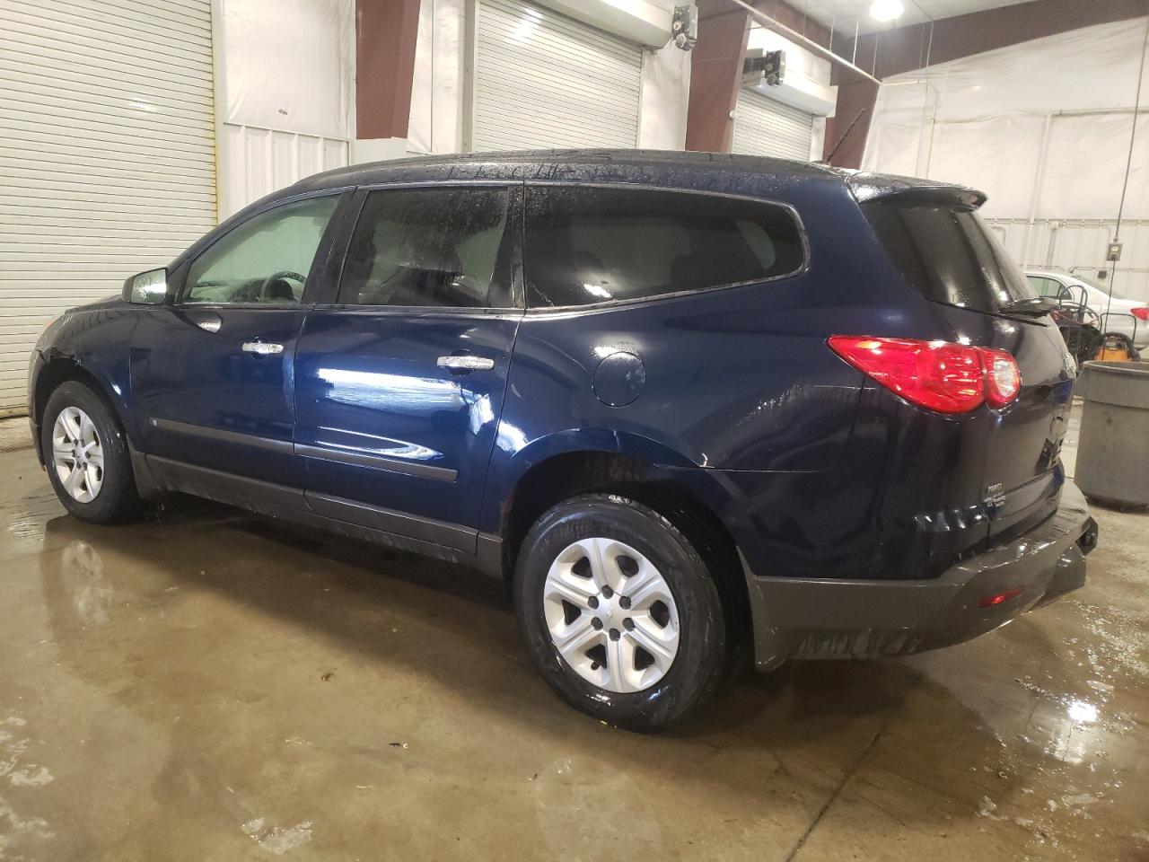 2010 Chevrolet Traverse - Image 2