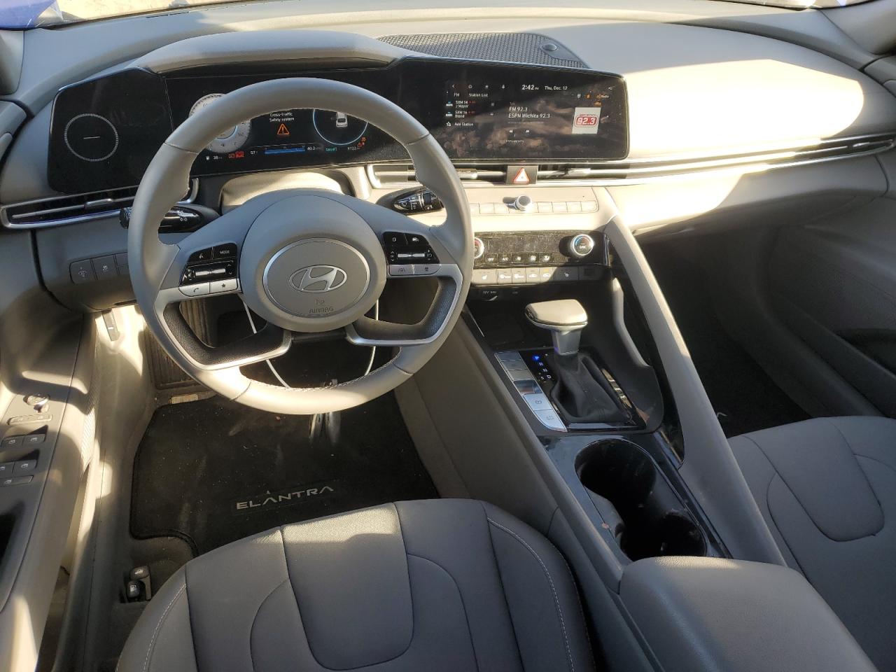 2024 Hyundai Elantra - Image 8