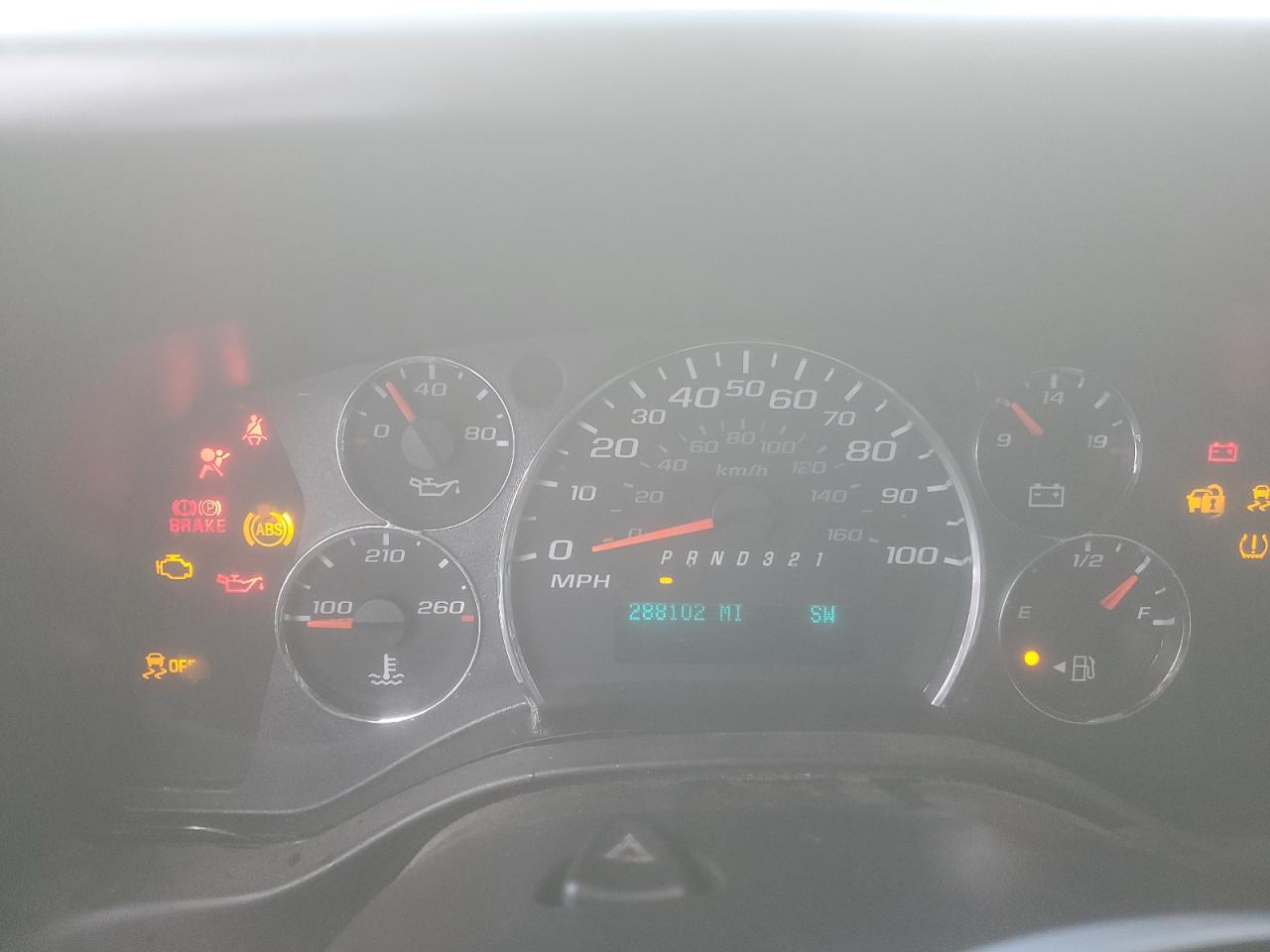 2014 Chevrolet Express - Image 9