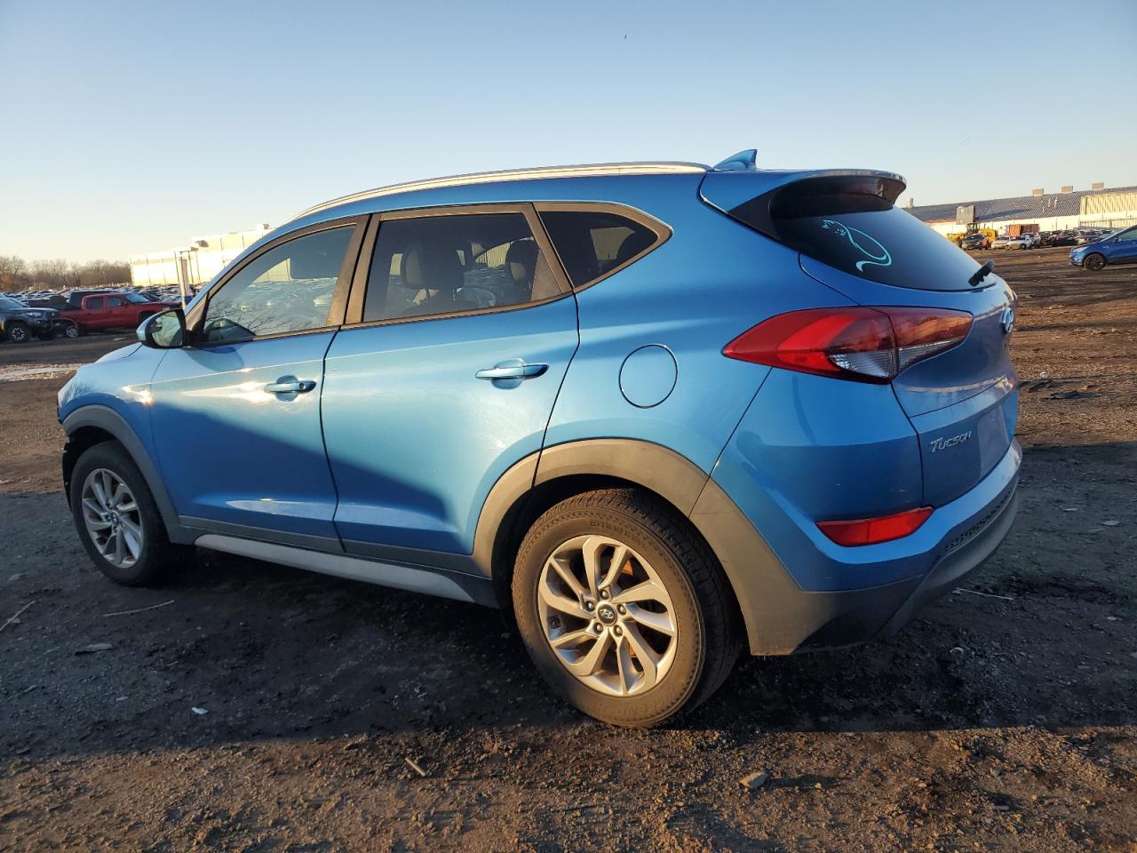 KM8J3CA49JU699150 2018 HYUNDAI TUCSON - Image 2