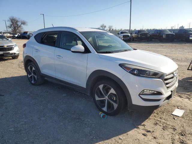  HYUNDAI TUCSON 2016 Белы