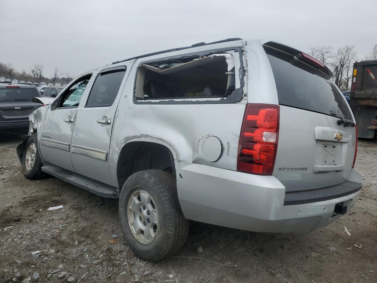 2011 Chevrolet Suburban - Image 2