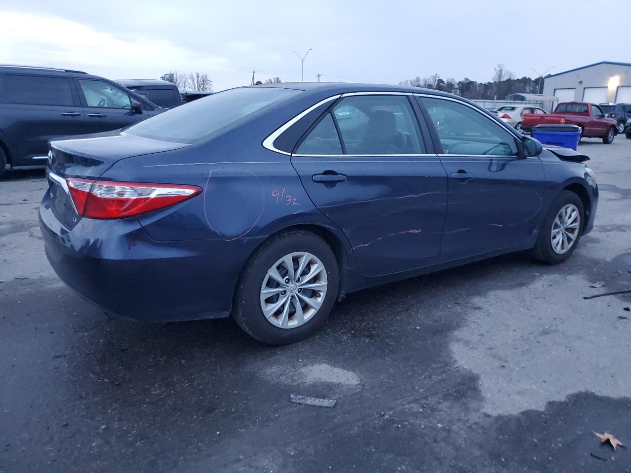 VIN 4T4BF1FK2GR558426 2016 TOYOTA CAMRY no.3