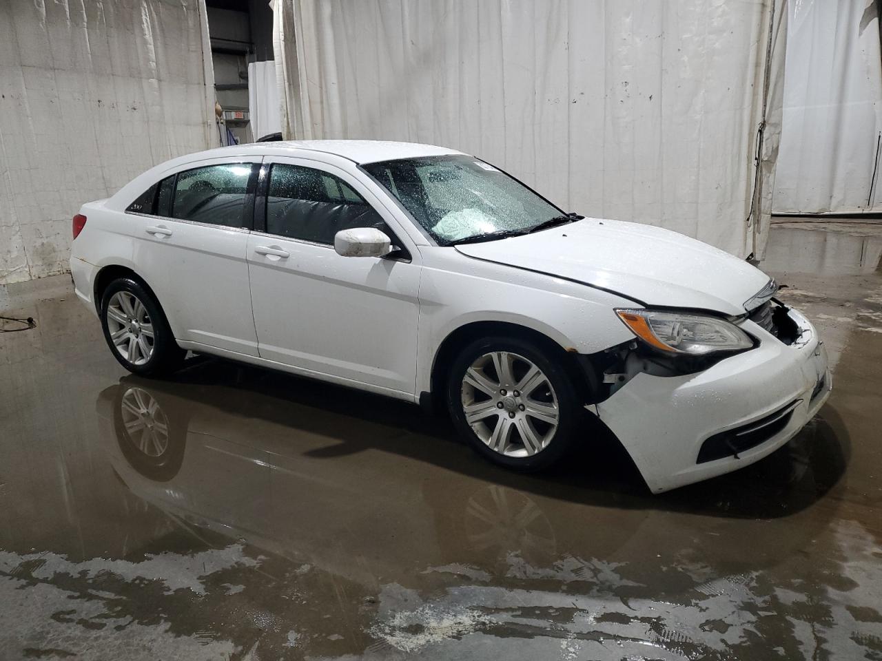 VIN 1C3CCBBB8DN734705 2013 CHRYSLER 200 no.4