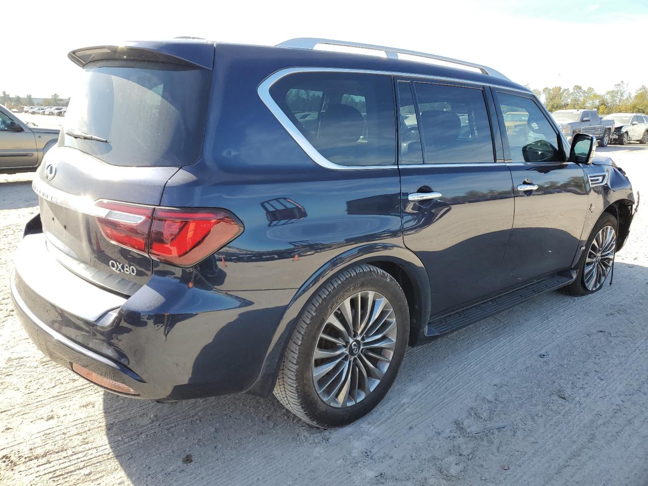 2019 Infiniti QX80 - Image 3